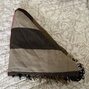Burberry triangle scarf - cashmere, check, camel